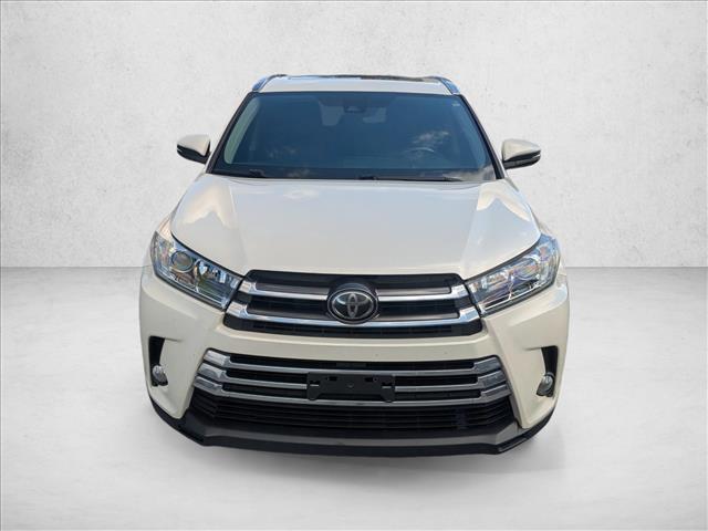 2017 Toyota Highlander Limited photo 2