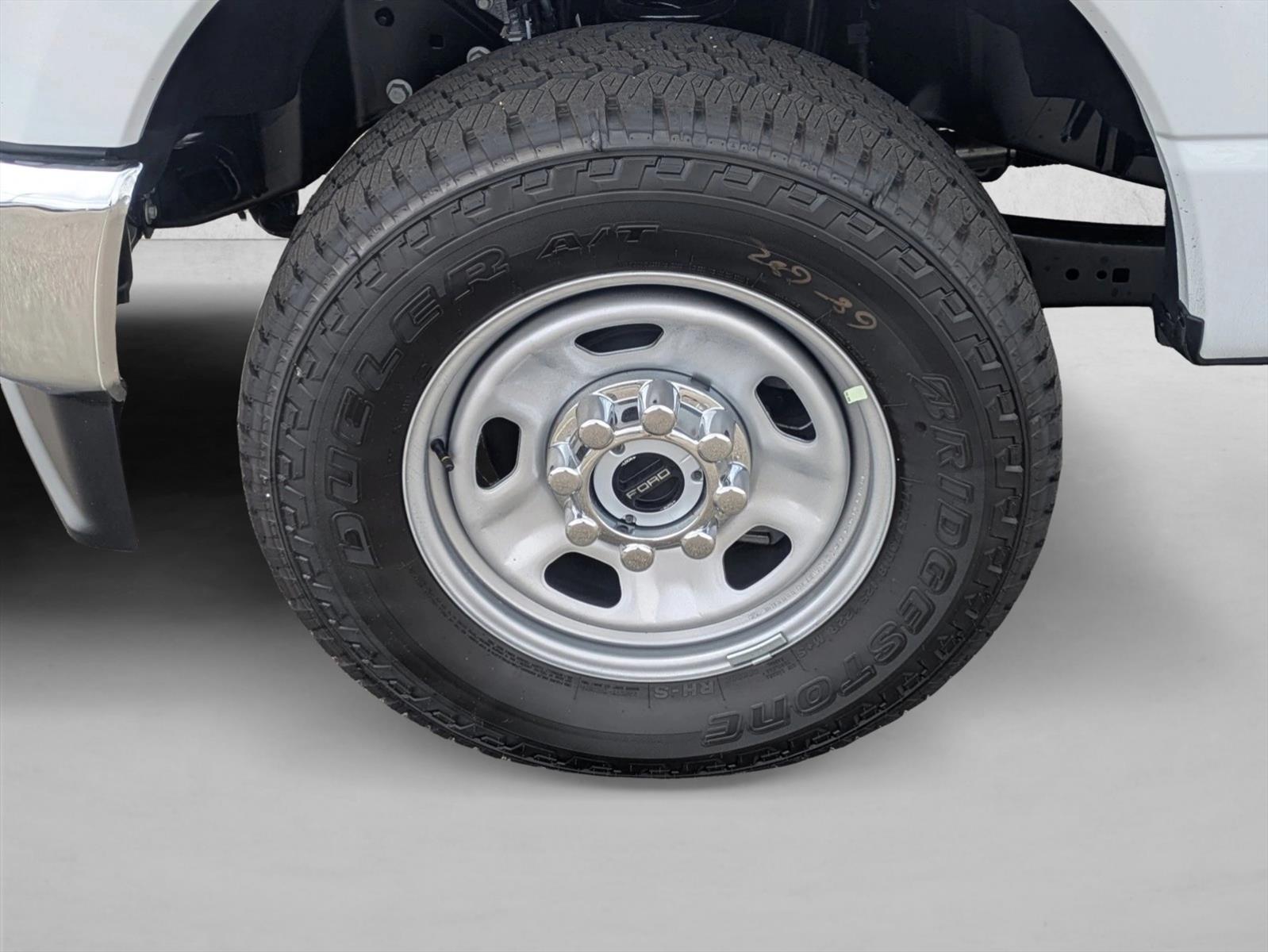 2026 Ford F-350 Super Duty XL - Photo 9