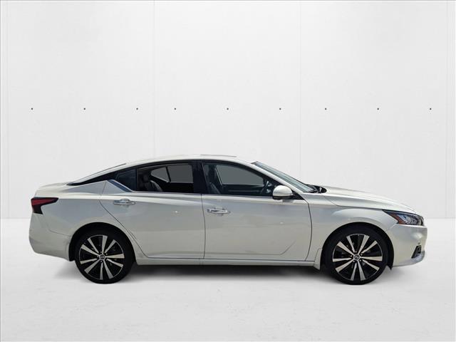 2021 Nissan Altima 2.5 Platinum photo 4