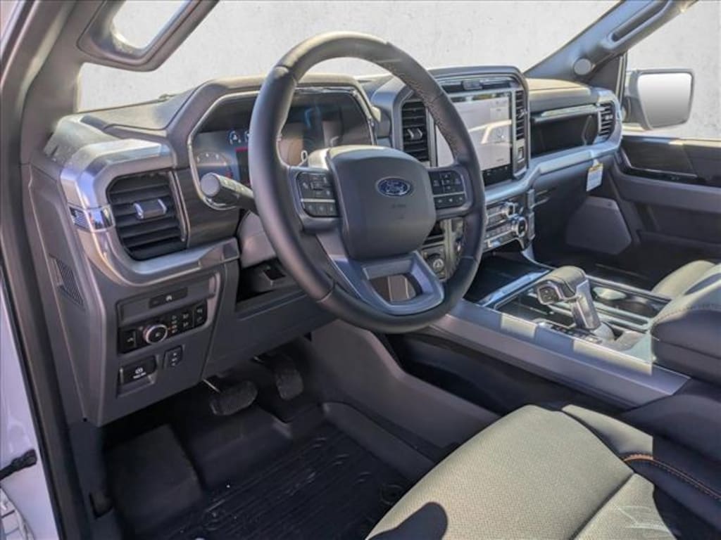 New 2025 Ford F-150 LARIAT Truck SuperCrew Cab