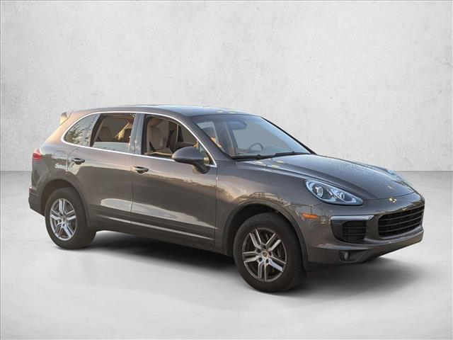 2016 Porsche Cayenne photo 3