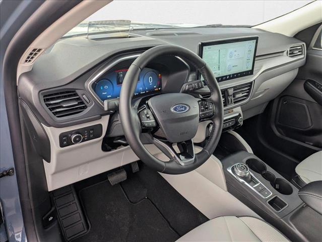 2025 Ford Escape Titanium photo 2