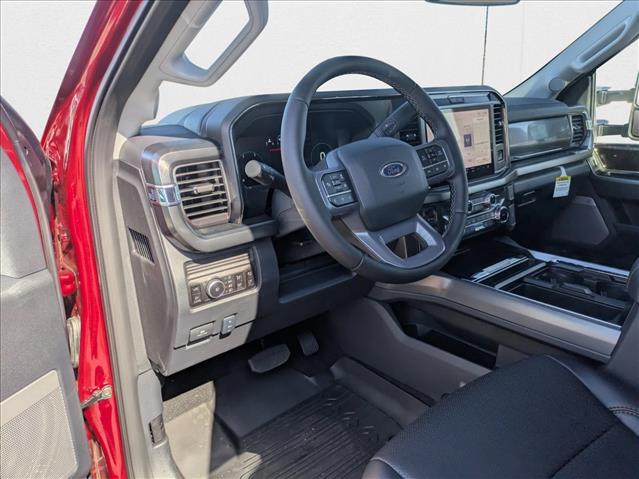 2025 Ford F-350 Lariat photo 2