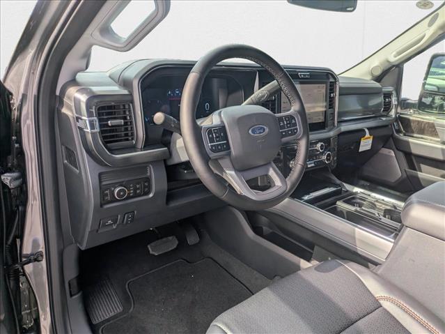 2025 Ford F-250 Lariat photo 2