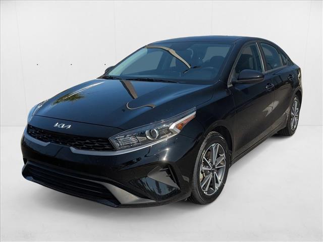 2023 Kia Forte LXS photo 2