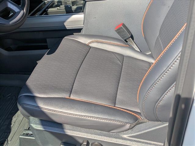 2025 Ford F-250 Lariat photo 2