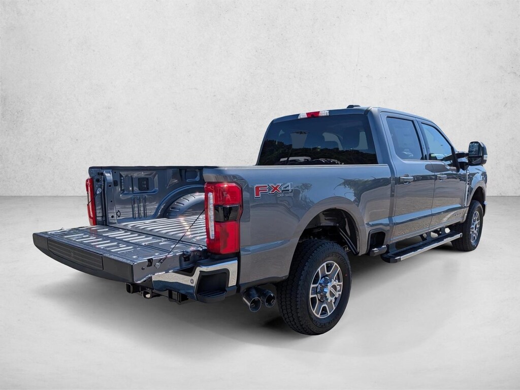 New 2026 Ford F-350 LARIAT Truck Crew Cab