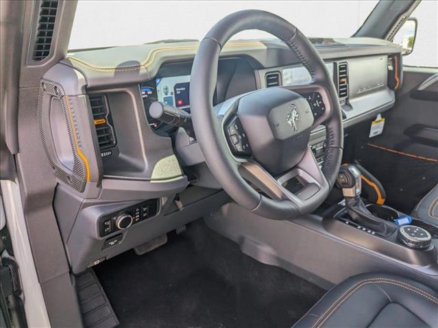2024 Ford Bronco Badlands photo 2