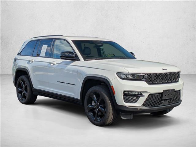2025 Jeep Grand Cherokee Limited photo 3