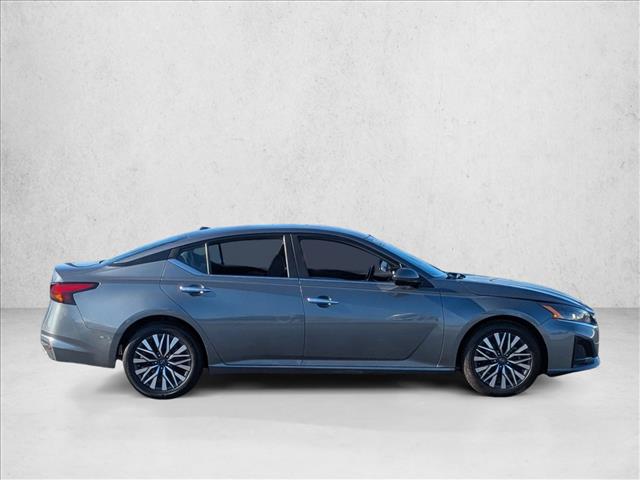 2023 Nissan Altima 2.5 SV photo 4