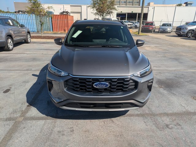 2025 Ford Escape ST-Line photo 2