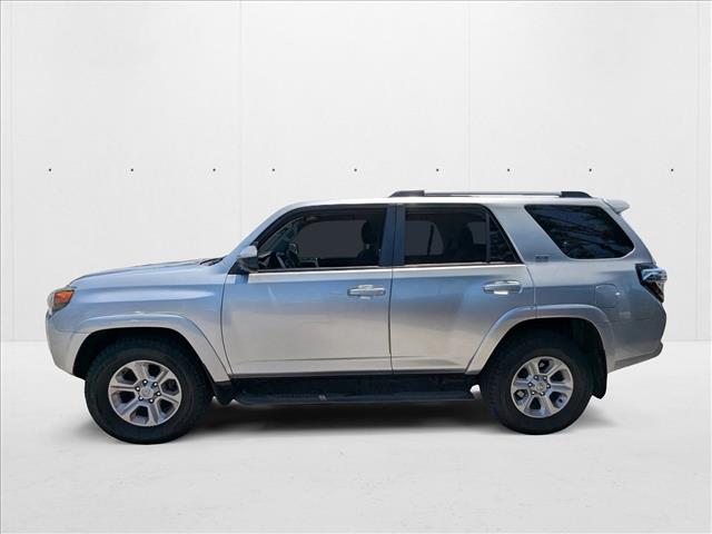 2019 Toyota 4Runner SR5 photo 2