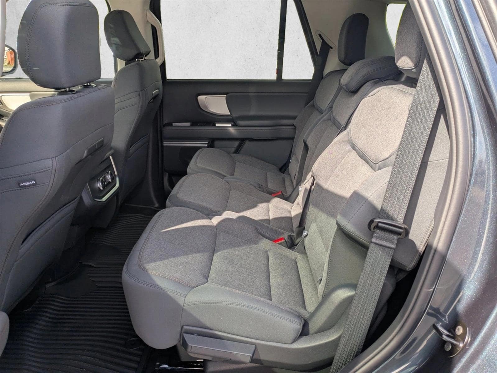 2025 Ford Expedition Active - Photo 15