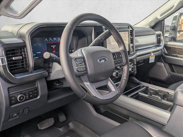 2026 Ford F-350 Lariat photo 2
