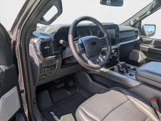2025 Ford F-150 Lariat photo 2