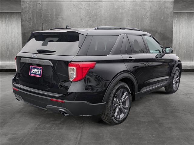 2024 Ford Explorer XLT photo 2
