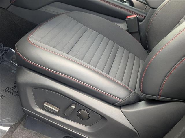 2025 Ford Explorer ST-Line photo 2