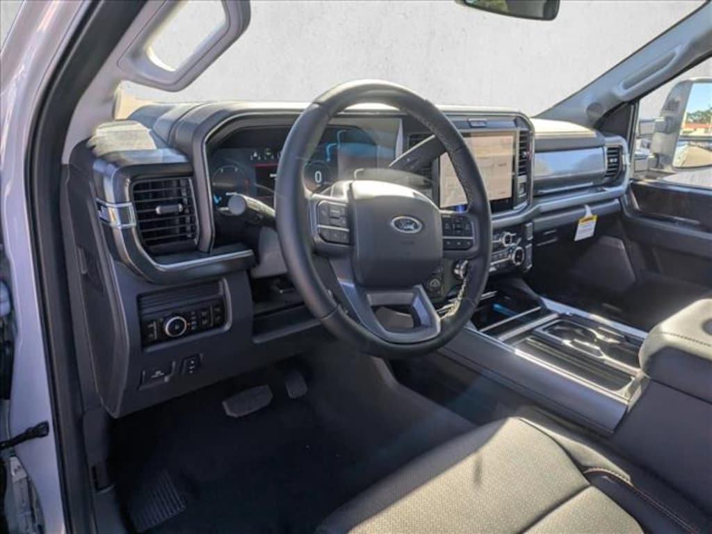 New 2025 Ford F-250 LARIAT Truck Crew Cab
