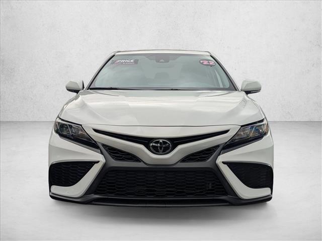 2022 Toyota Camry SE photo 2