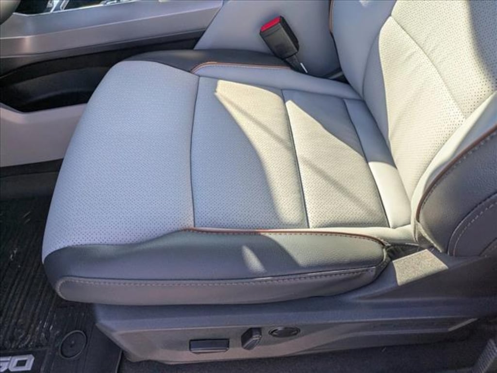 New 2025 Ford F-150 LARIAT Truck SuperCrew Cab