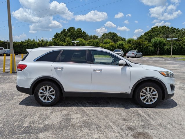 2017 Kia Sorento LX V6 photo 2