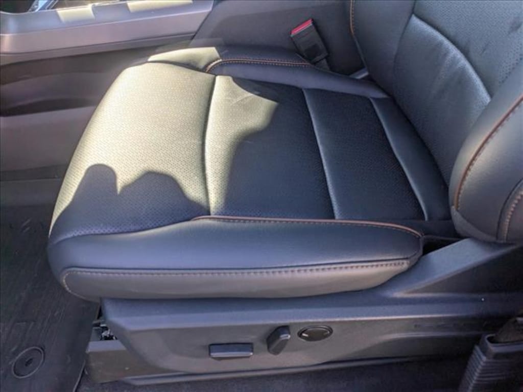 New 2025 Ford F-150 LARIAT Truck SuperCrew Cab