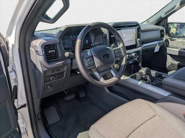 2025 Ford F-150 XLT photo 2