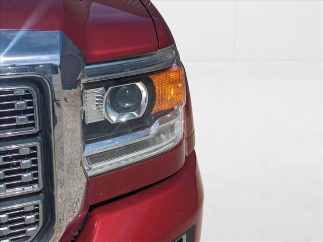 2019 Gmc Sierra 2500 HD Denali photo 4