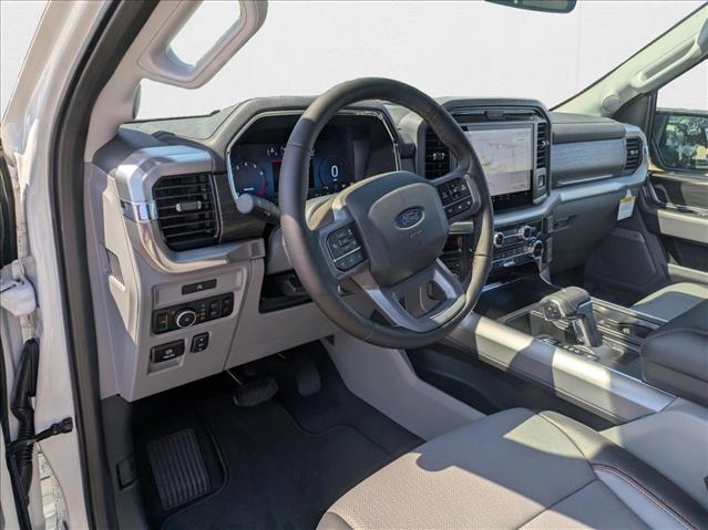 2025 Ford F-150 Lariat photo 2
