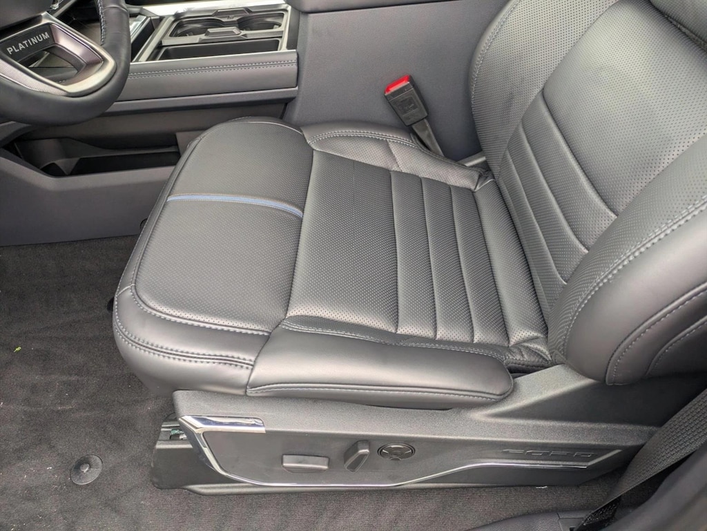 New 2026 Ford F-250 Platinum Truck Crew Cab