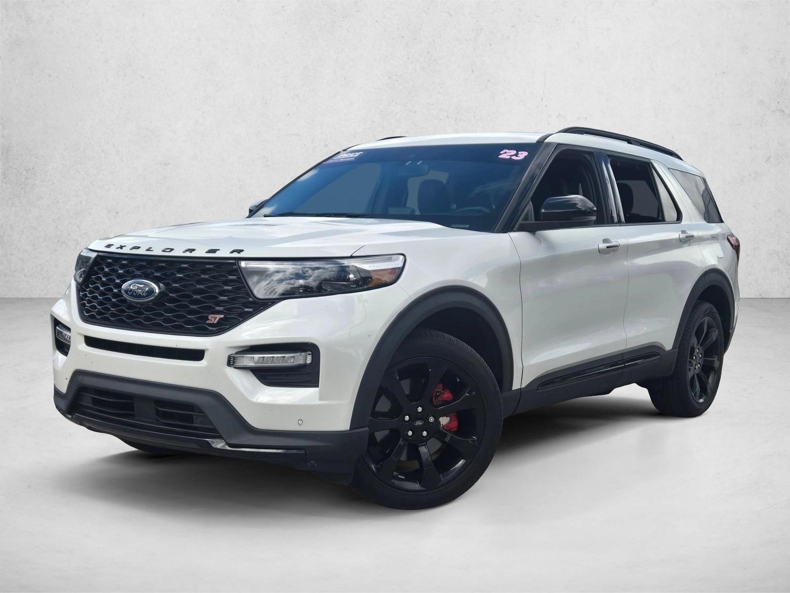 2023 Ford Explorer ST's photo
