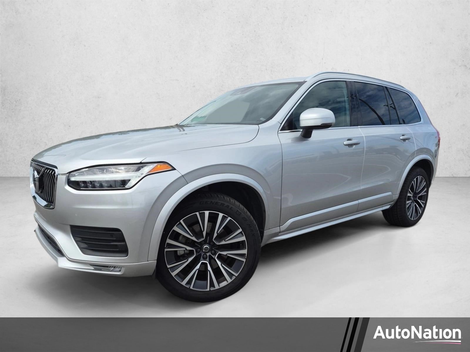 2022 Volvo XC90 Momentum