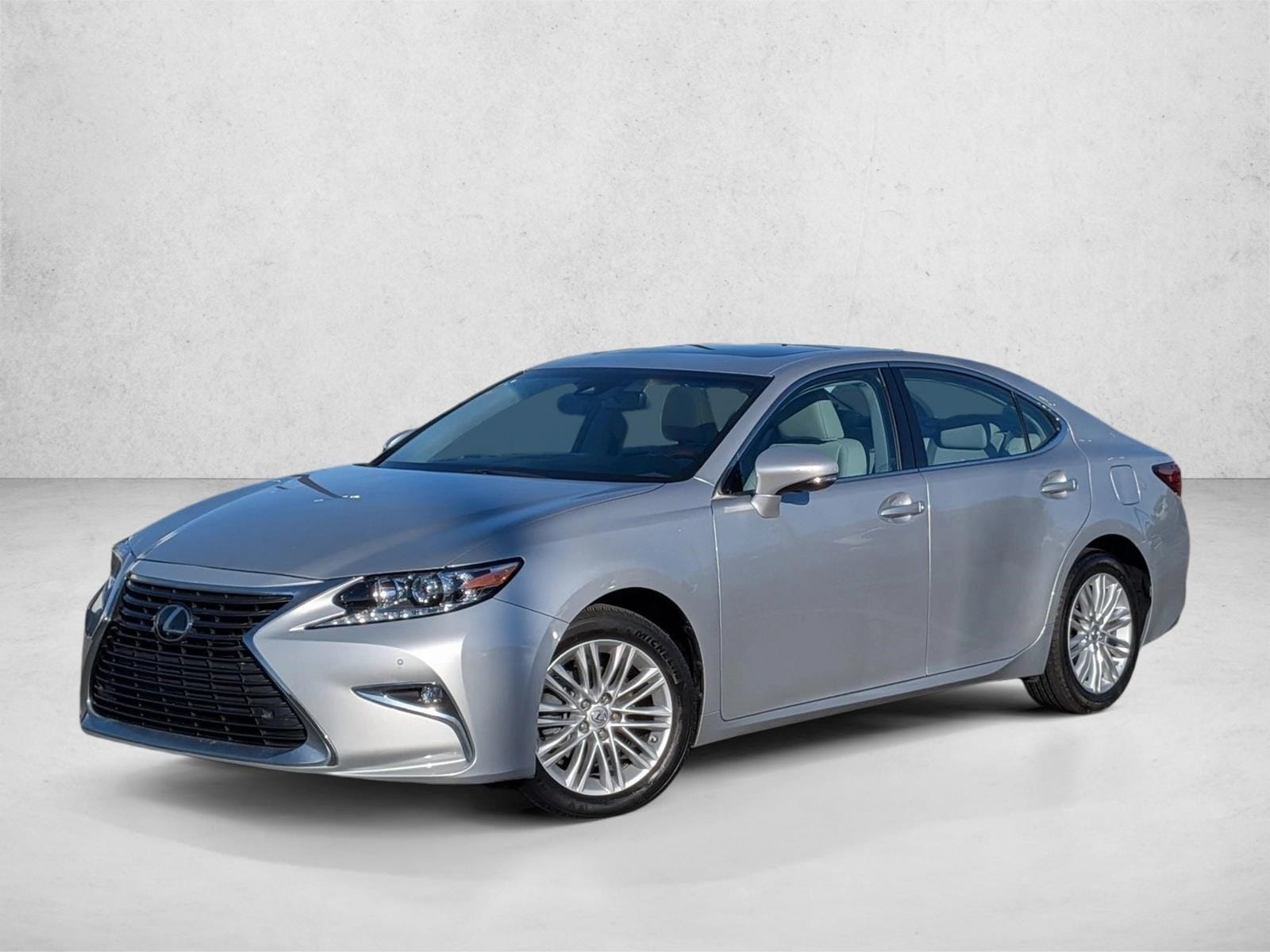 2017 Lexus ES 350's photo