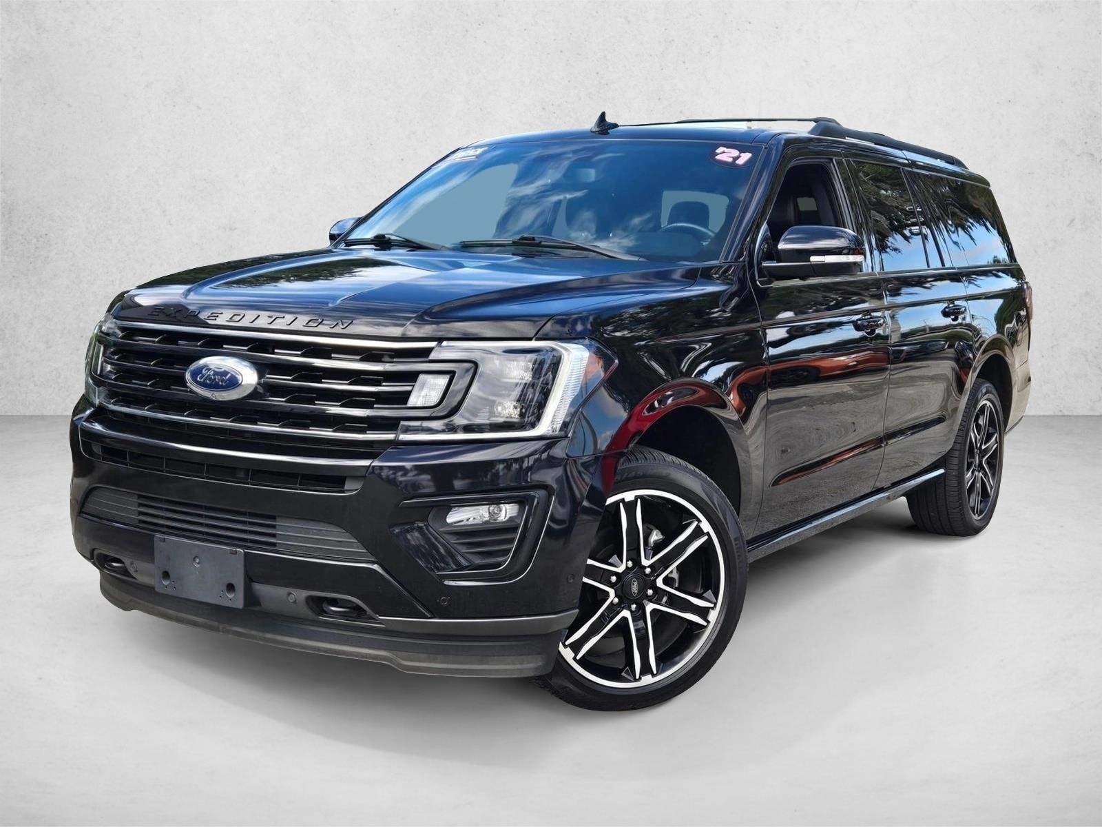 2021 Ford Expedition Limited's photo