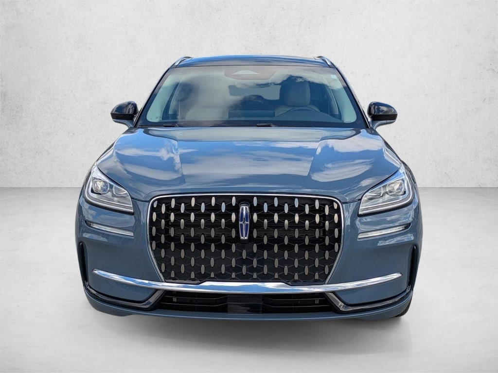 2024 Lincoln Corsair Grand Touring photo 3