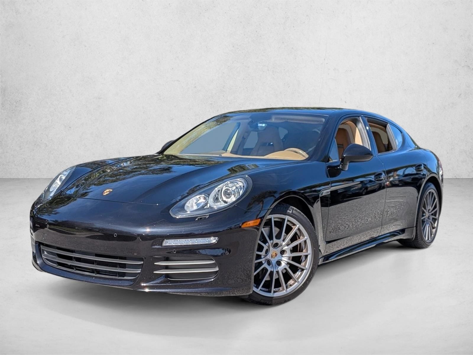 2015 Porsche Panamera Base's photo