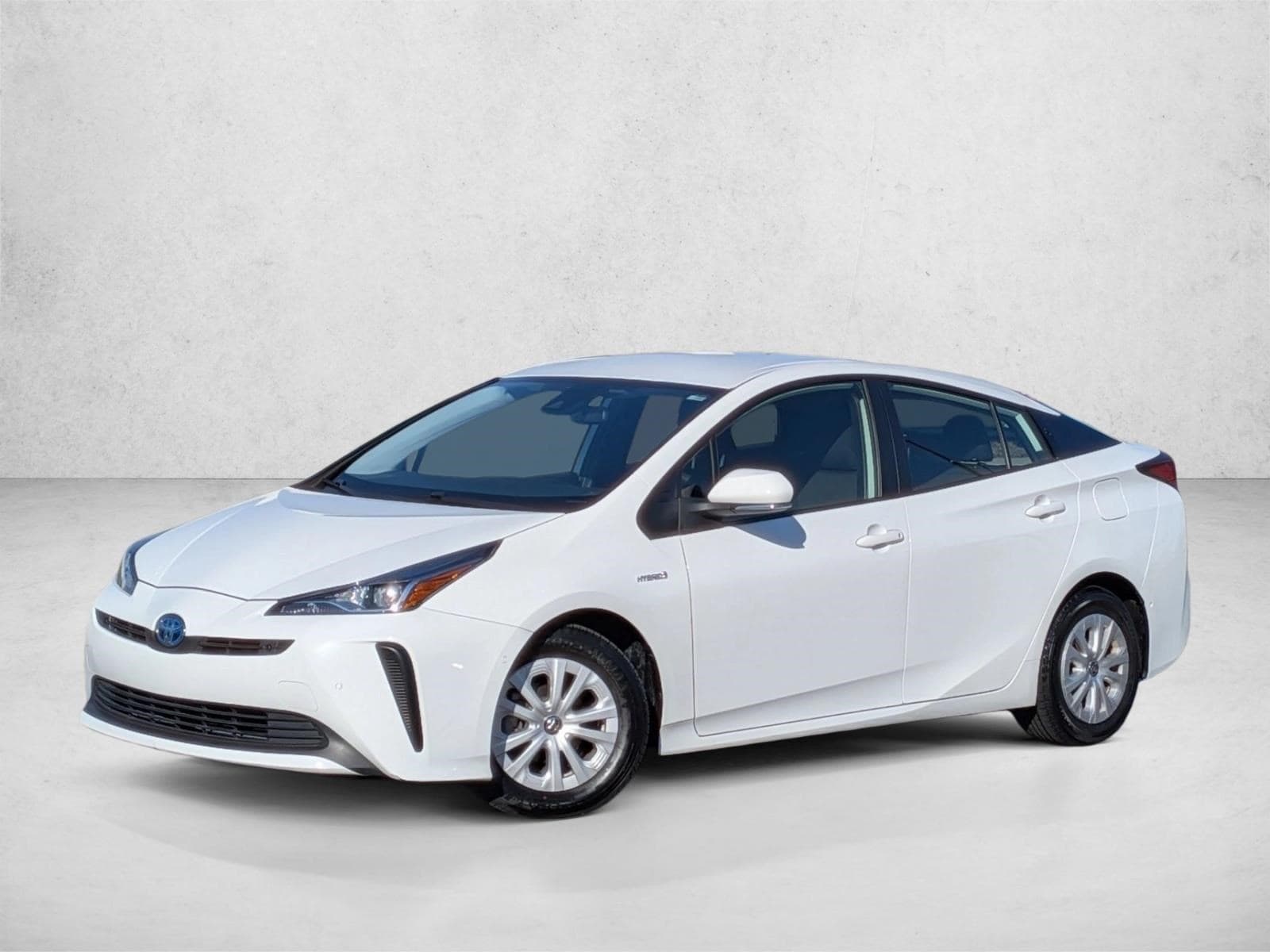 2022 Toyota Prius LE's photo