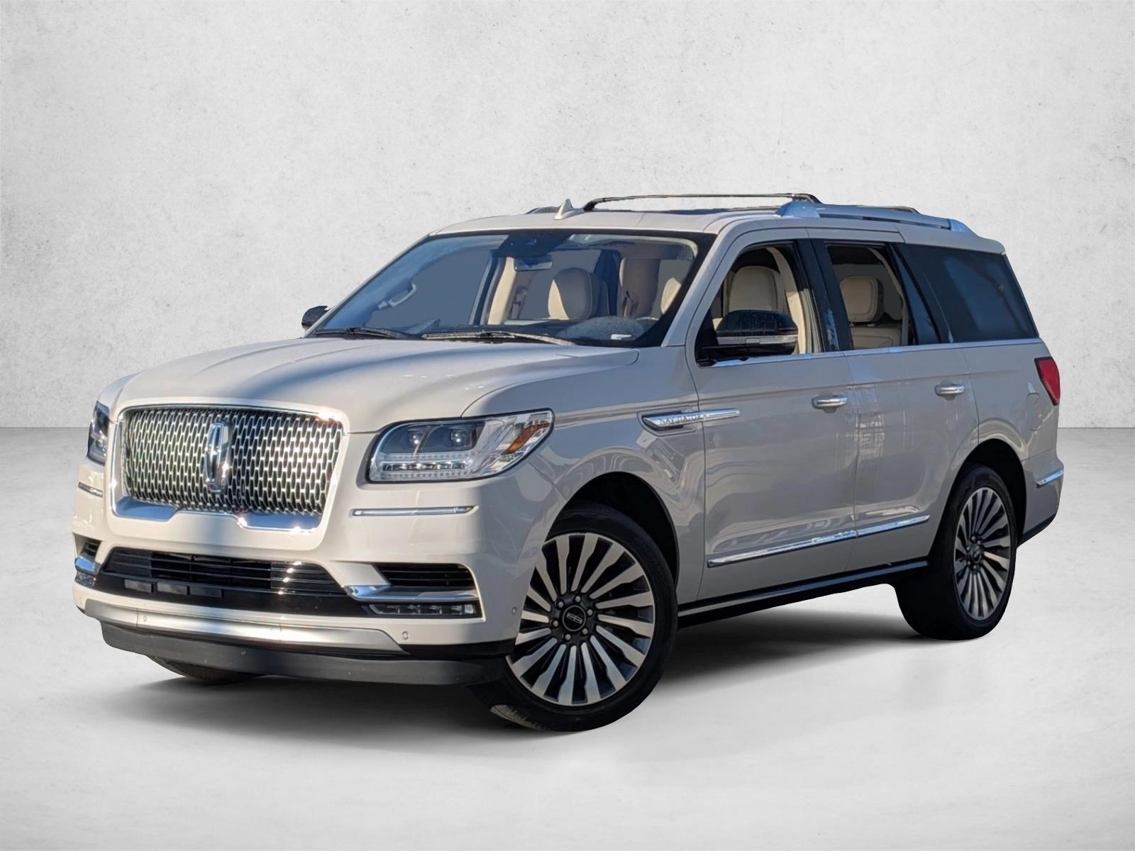 2019 Lincoln Navigator Reserve's photo