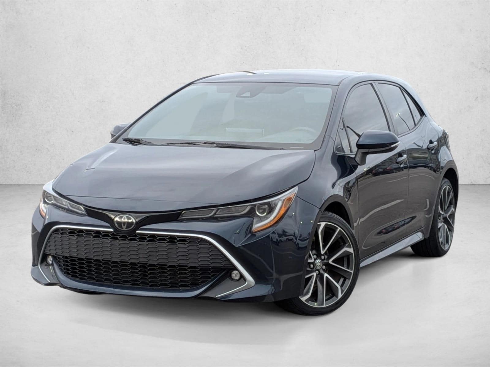 2021 Toyota Corolla Hatchback XSE's photo