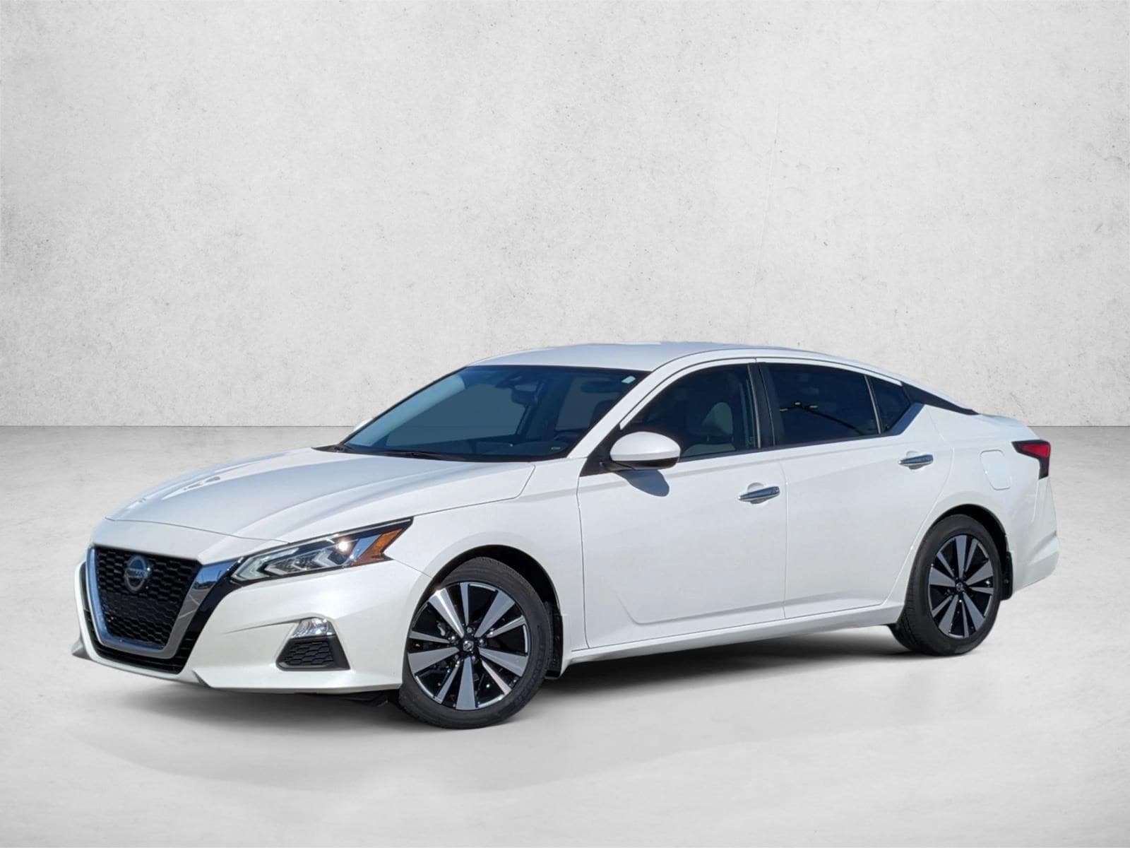 2022 Nissan Altima SV's photo