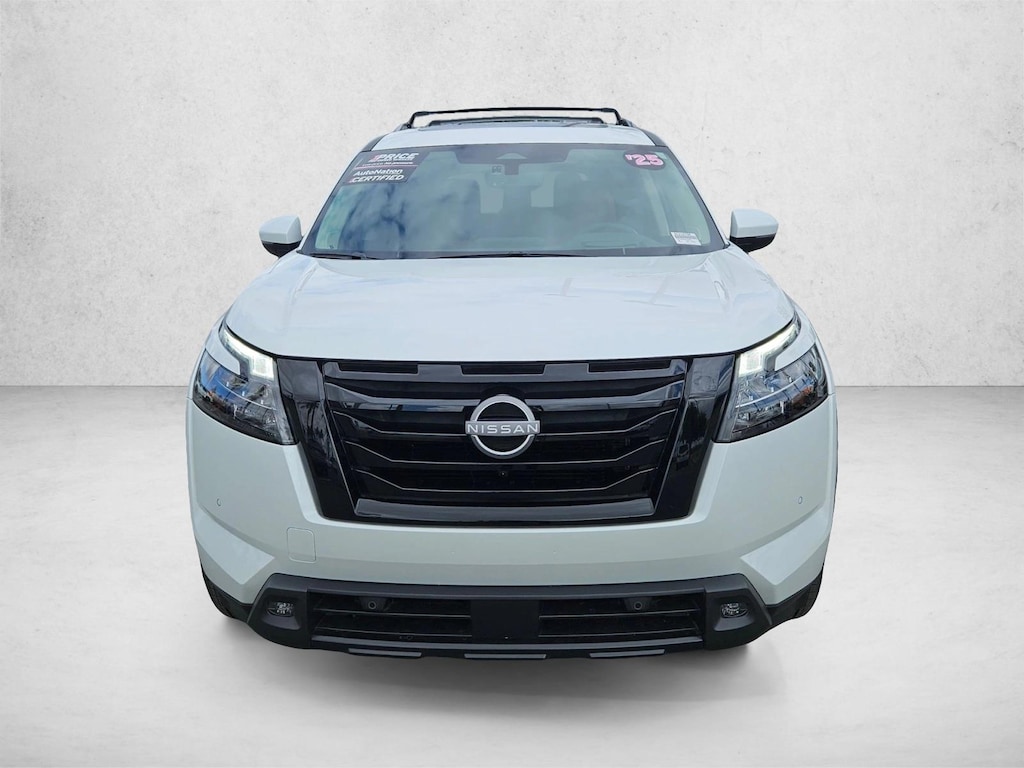 Used 2025 Nissan Pathfinder Platinum SUV