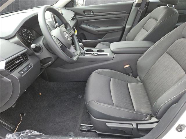 2025 Nissan Altima S photo 4