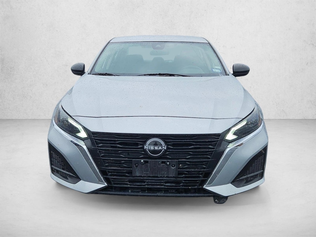 Used 2024 Nissan Altima 2.5 SV Sedan