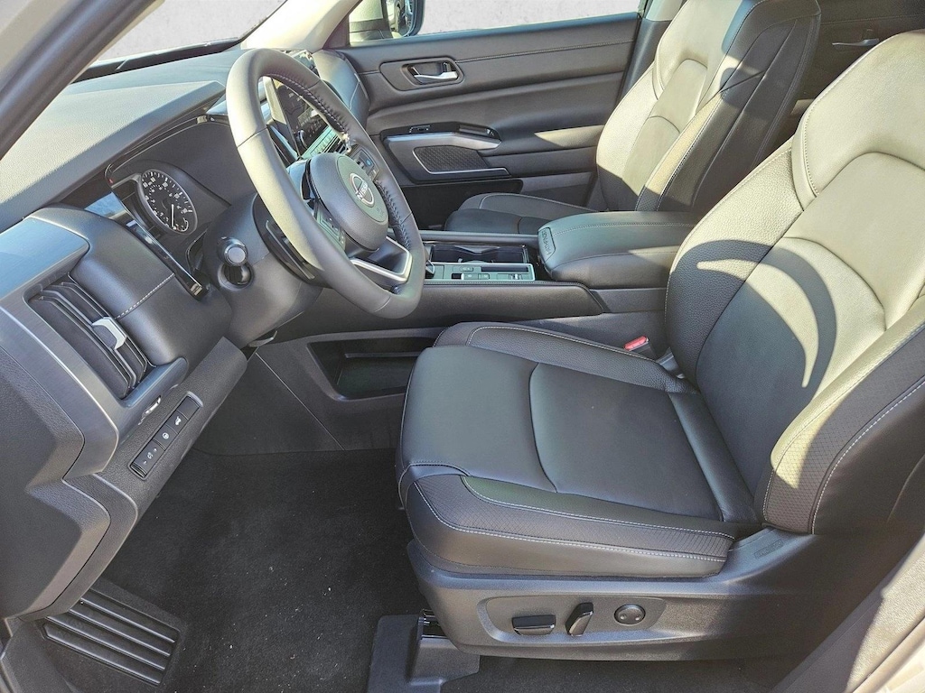 New 2025 Nissan Pathfinder SL SUV