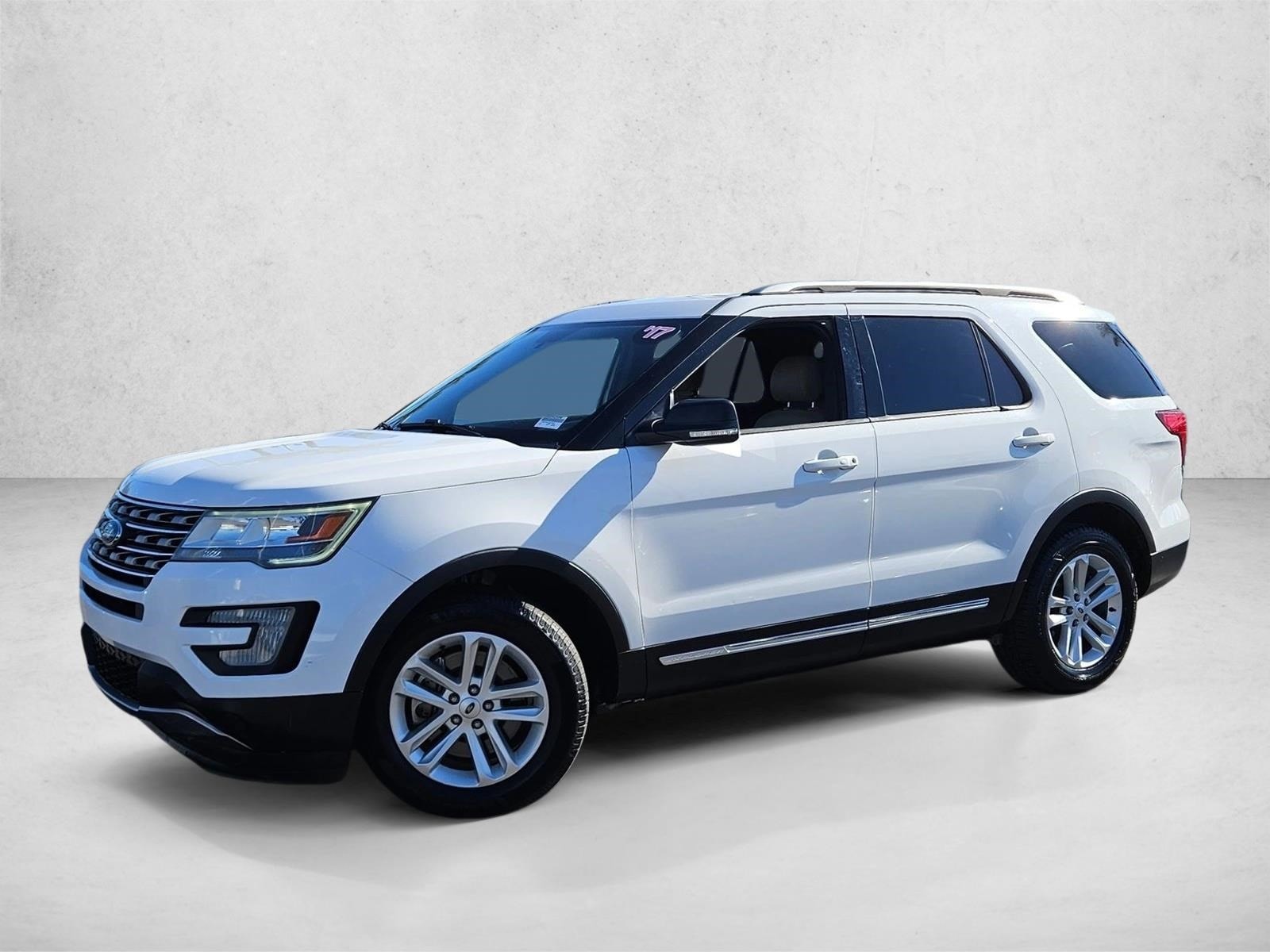 2017 Ford Explorer XLT's photo