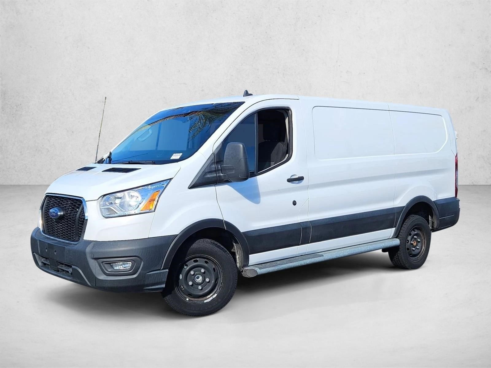 2021 Ford Transit Base's photo