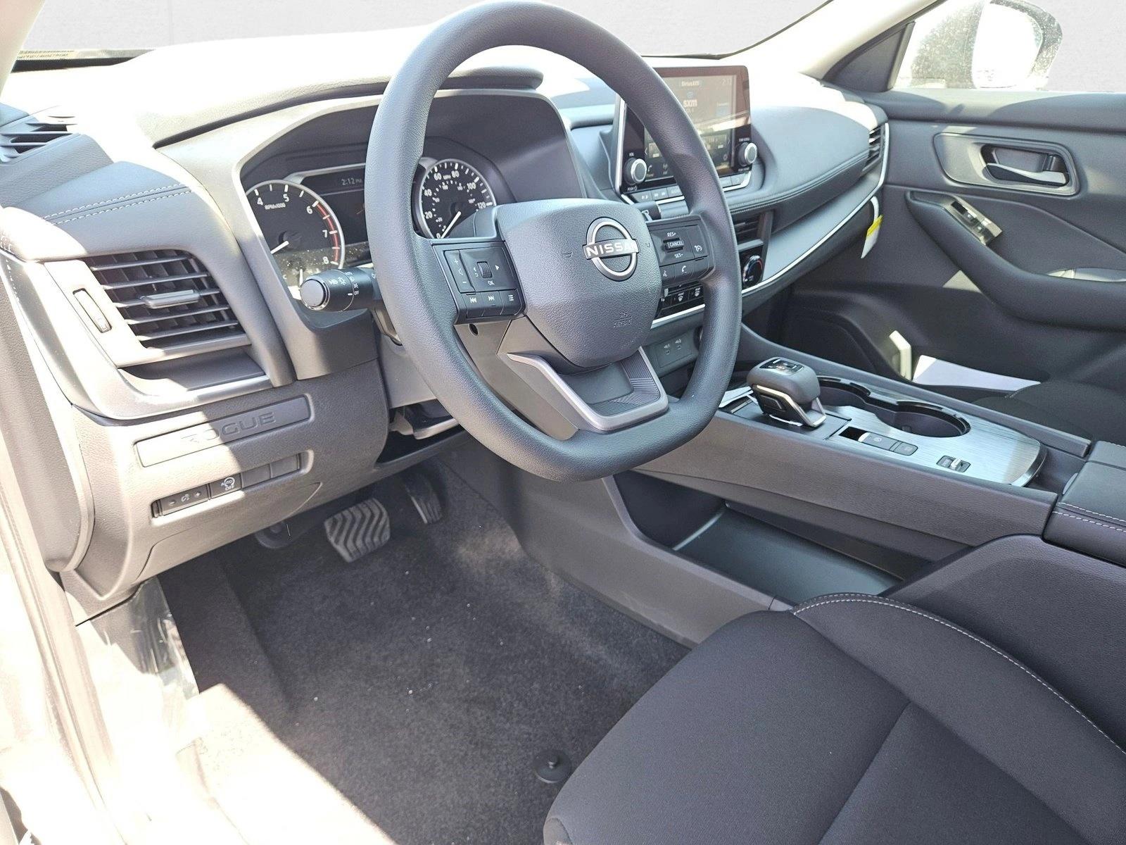 2026 Nissan Rogue S photo 3