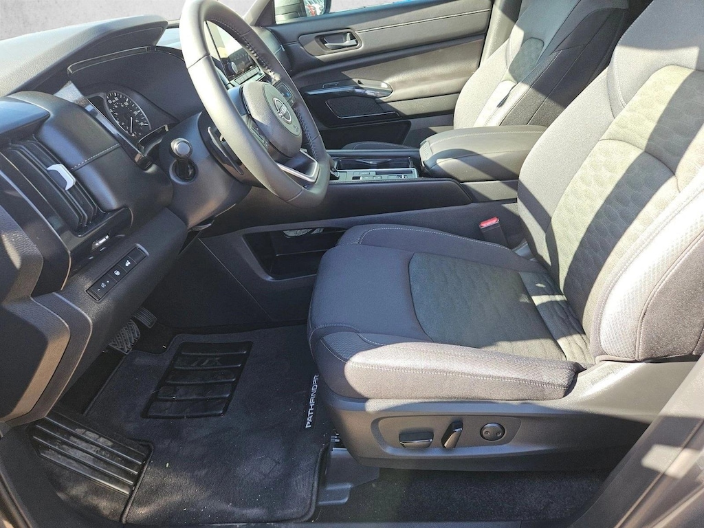 New 2025 Nissan Pathfinder SV SUV