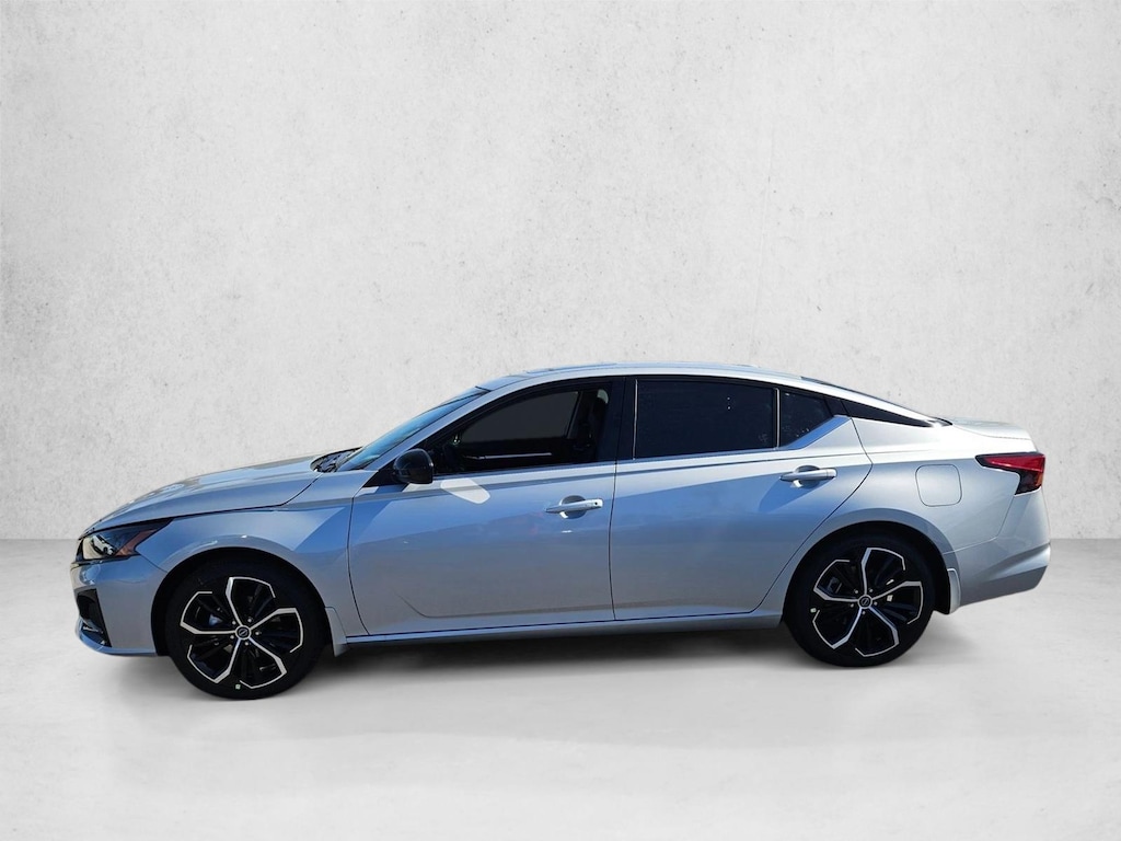 New 2025 Nissan Altima SR Sedan