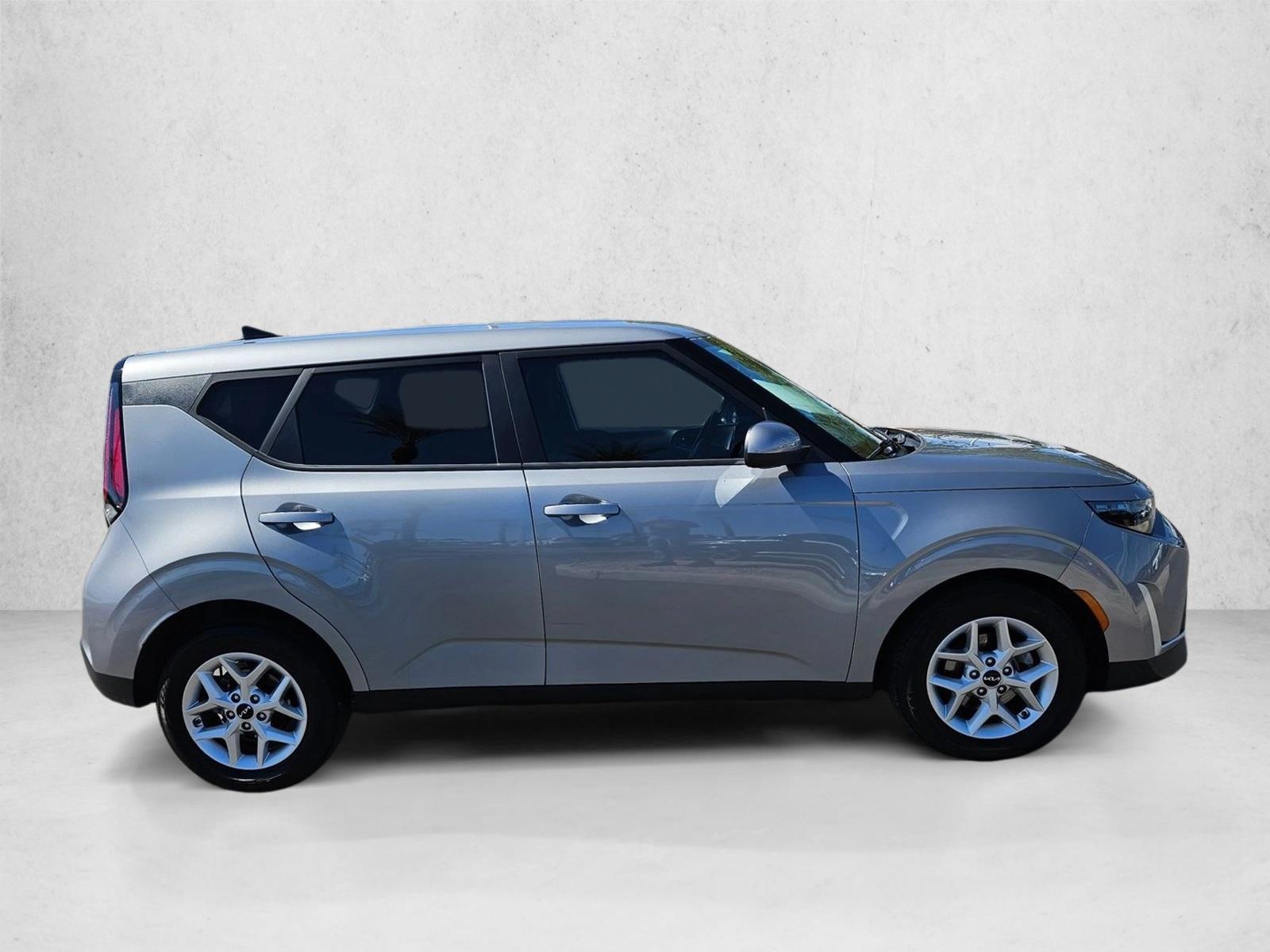 2023 Kia Soul LX S photo 4